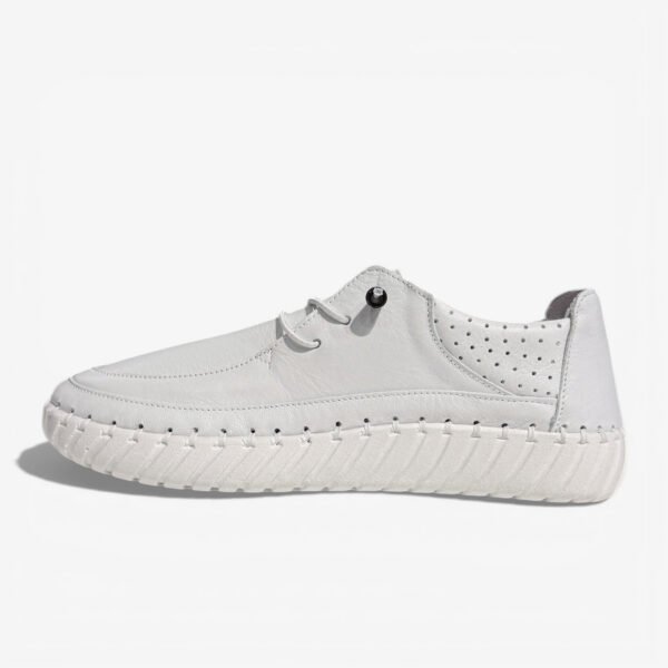 Կաշվե սպորտային կոշիկներ՝ շնչող պերֆորացիա, օրթոպեդիկ սուպինատոր, 4 ամսվա երաշխիք։ Кожаные кеды с перфорацией, ортопедическим супинатором и гарантией 4 месяца. Leather sneakers with breathable perforation, orthopedic support, and a 4-month warranty.