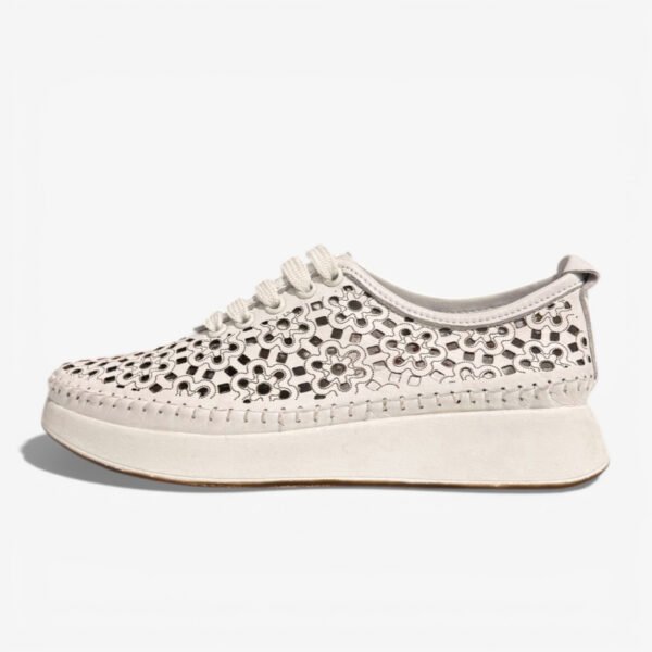 Շնչող կաշվե հարմարավետ կոշիկներ՝ պերֆորացիա, փափուկ ներբան, 4 ամսվա երաշխիք։ Дышащая кожаная удобная обувь: перфорация, мягкая стелька, гарантия 4 месяца. Breathable leather comfort shoes with perforation, a soft footbed, and a 4-month