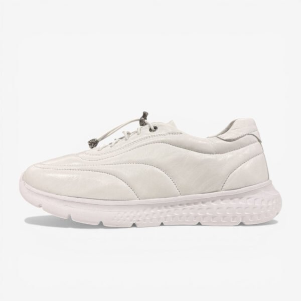 Կաշվե հարմարավետ կոշիկներ՝ էլաստիկ կապիչներ ֆիքսատորով, slip-on հեշտ հագնում, 4 ամսվա երաշխիք։ Кожаная удобная обувь с эластичными шнурками и фиксатором: легко надевать, гарантия 4 месяца. Leather comfort shoes with elastic laces and a toggle—easy slip-on wear, 4-month warranty.