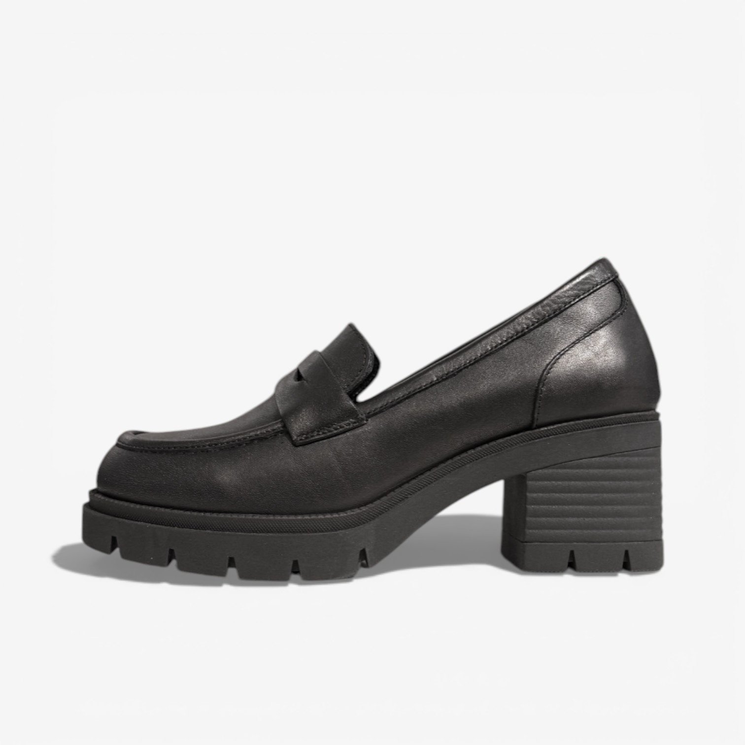 Կաշվե լոֆեր կոշիկներ՝ կայուն բարձրակրունկով, հարթակային ներբանով, 4 ամսվա երաշխիքով։ Кожаные лоферы на устойчивом каблуке и платформе с гарантией 4 месяца. Leather loafer heels with a stable block heel, platform sole, and a 4-month warranty.