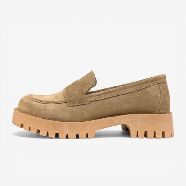 Լոֆերներ բնական զամշից՝ հաստ տակացու, հեշտ հագնվող, 4 ամսվա երաշխիք։ Лоферы из натуральной замши с массивной подошвой, легко надевать, гарантия 4 месяца. Natural suede loafers with a chunky sole—easy to wear, 4-month warranty.