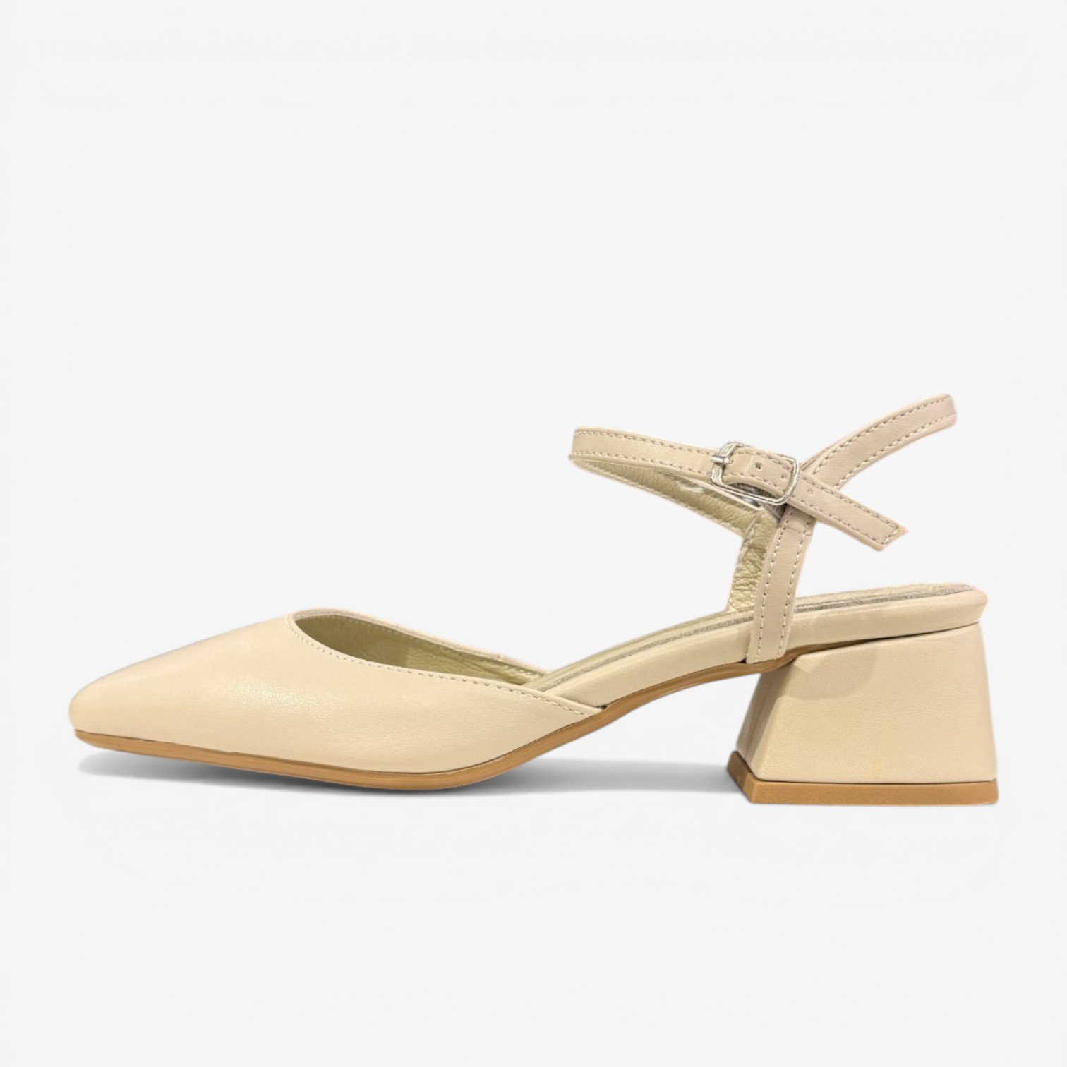 Slingback Heels – Excellent Comfort (1) Սլինգբեք կոշիկներ՝ կարգավորվող գոտի, կայուն կրունկ, 4 ամսվա երաշխիք։ Туфли slingback: регулируемый ремешок, устойчивый каблук, гарантия 4 месяца. Slingback heels with an adjustable strap, stable block heel, and a 4-month warranty.