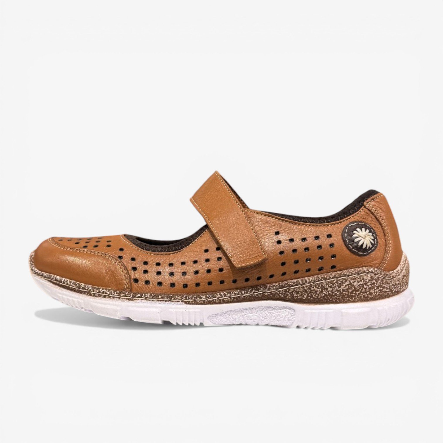 Պերֆորացված կանացի կոշիկներ՝ շնչող, հարմարավետ և հեշտ հագնվող առօրյա ընտրություն։ Перфорированные женские туфли — удобная и легкая модель для активного дня. Perforated women’s shoes for a breathable, comfortable, easy-to-wear everyday look.