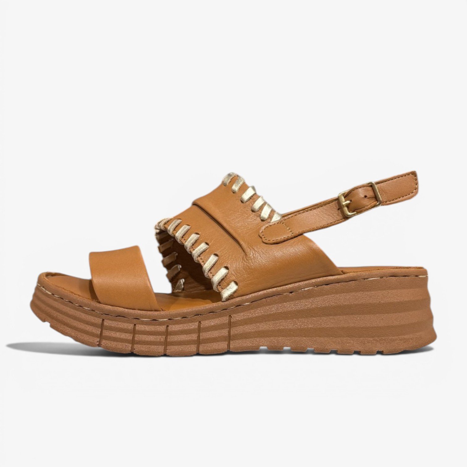 Պլատֆորմ սանդալներ՝ հարմարավետ, հեշտ հագնվող և ժամանակակից առօրյա ընտրություն։ Сандалии на платформе — удобная и стильная модель для активного дня. Platform sandals for a comfortable, easy-to-wear, everyday look.