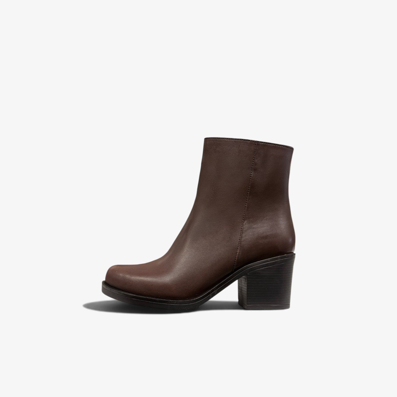 Women’s Ankle Boots – Excellent and Comfortable Choice (1) Կանացի կոշիկ՝ բարձր և կայուն կրունկով։ Էլեգանտ կարճաճիտ ձևավորում և հարմարավետ կառուցվածք։ Женские ботильоны на высоком устойчивом каблуке. Элегантный дизайн и комфортная посадка. Women’s Ankle Boots with a high, stable heel. An elegant design and a comfortable fit.