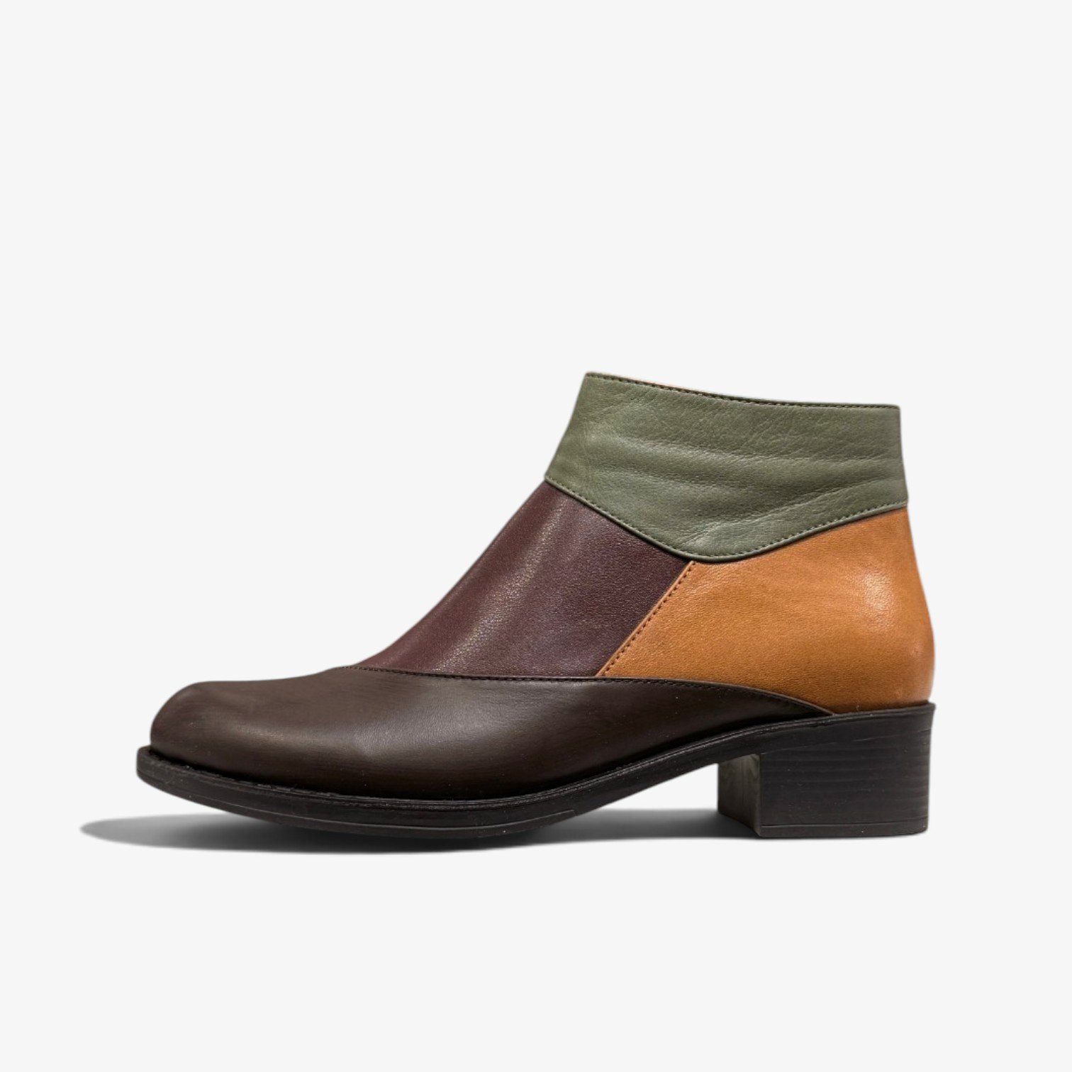 Women’s Ankle Boots – Excellent and Comfortable Choice (1) Կանացի կոշիկ՝ ցածր և կայուն կրունկով։ Բազմագույն դետալներով էլեգանտ ու ժամանակակից ընտրություն։ Женские ботильоны на низком устойчивом каблуке. Элегантный и современный выбор с разноцветными деталями. Women’s Ankle Boots with a low, stable heel. An elegant and modern choice with color-block details.