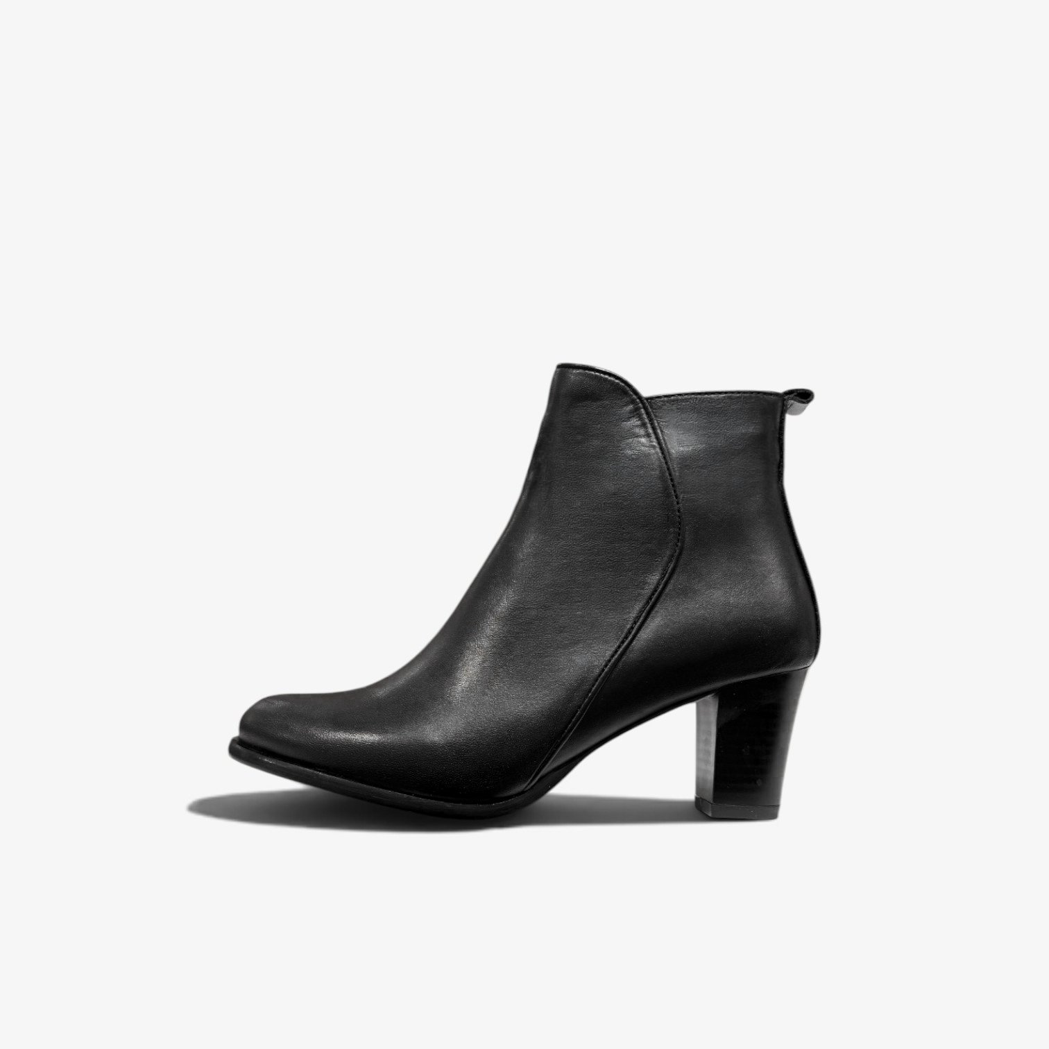 Women’s Heels – Excellent and Comfortable Choice (1) Կանացի կոշիկ՝ բարձր և կայուն կրունկով։ Էլեգանտ ու դասական բարձրակրունկ ընտրություն։ Женские туфли на высоком устойчивом каблуке. Элегантный и классический выбор. Women’s Heels with a high, stable heel. An elegant and classic choice.