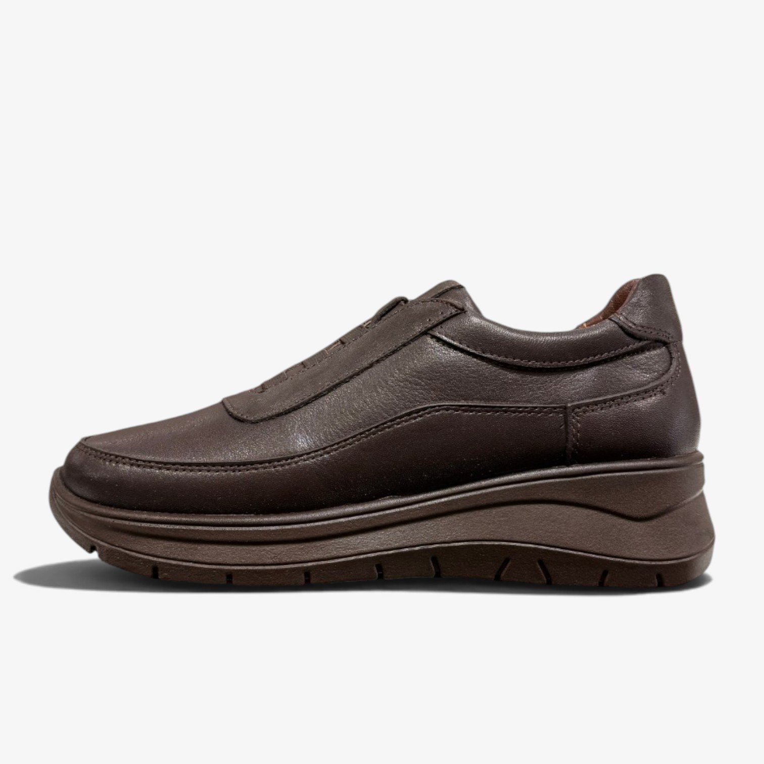 Women’s Shoes – Excellent and Comfortable Choice (1) Կանացի կոշիկ՝ հաստ ներբանով և հեշտ հագնվող կառուցվածքով։ Հարմարավետ ու ժամանակակից ընտրություն։ Женская обувь с толстой подошвой и удобной конструкцией. Комфортный и современный выбор. Women’s Shoes with a thick sole and easy-wear design. A comfortable and modern choice.