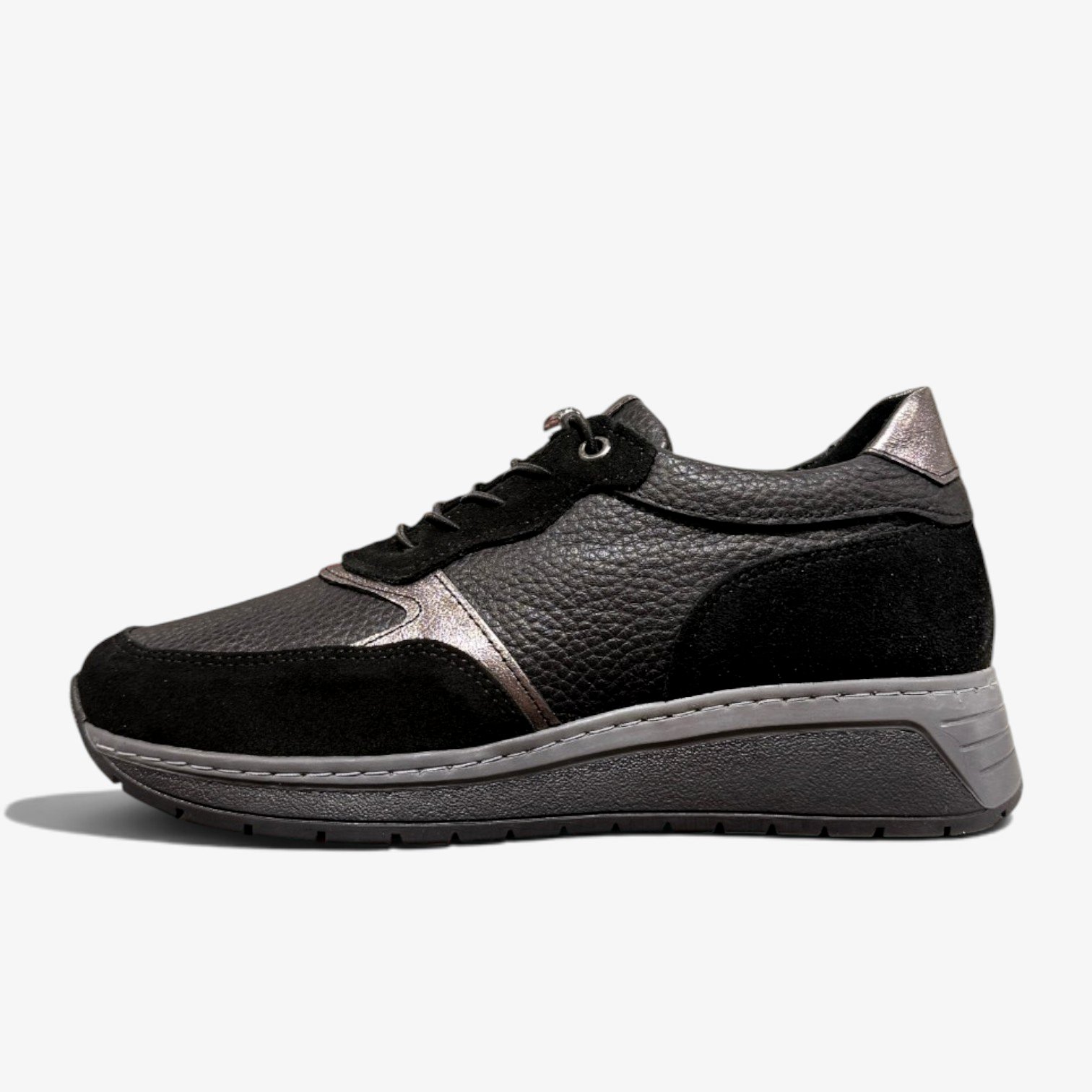 Women’s Shoes – Excellent and Comfortable Choice (4) Կանացի կոշիկ՝ կապիչներով և հաստ ներբանով։ Հարմարավետ ու ժամանակակից ընտրություն։ Женская обувь со шнуровкой и массивной подошвой. Комфортный и современный выбор. Women’s Shoes with laces and a thick sole. A comfortable and modern choice.